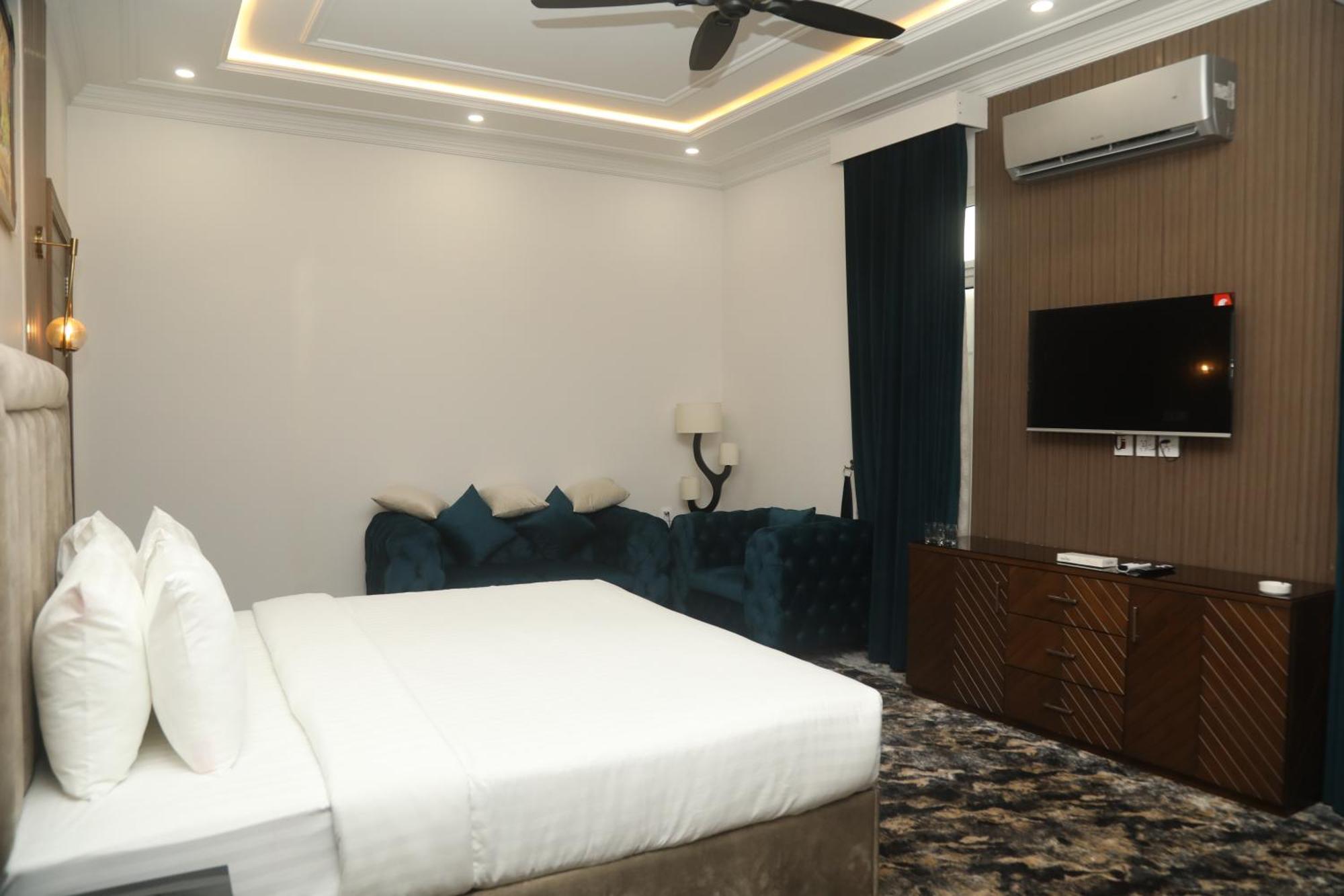 Swarg Hotel Sahiwal Zewnętrze zdjęcie