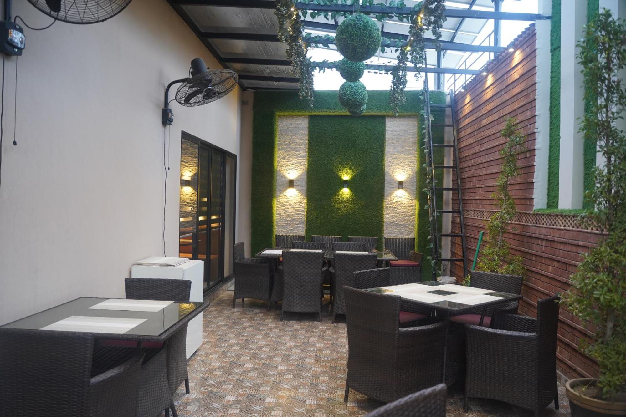 Swarg Hotel Sahiwal Zewnętrze zdjęcie